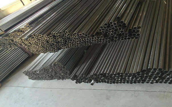 304不鏽（xiù）鋼管.jpg
